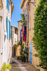 Dans le village de Peyriac-de-Mer