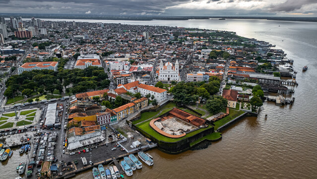Esta&ccedil;&atilde;o Das Docas Mercado Ver-o-Peso Bel&eacute;m Par&aacute; Brasil Turismo Cultural Arquitetura Portu&aacute;ria Gastronomia Amaz&ocirc;nia Artesanato Barcos Tradicional Patrim&ocirc;nio Hist&oacute;rico Fotografia Viagem Passeio A&ccedil;a&iacute; 