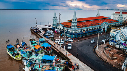 Barcos Pesca Mercado Ver-o-Peso Feira Açaí Belém Pará Brasil Amazônia Gastronomia Regional Turismo Cultura Arquitetura Regional Embarcações Alimentos Naturais Artesanato Frutas Típicas Comércio Tra