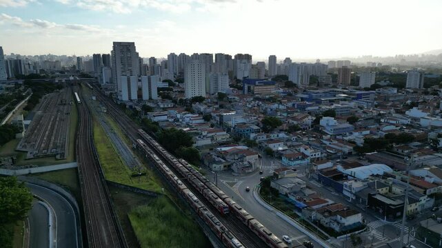 Paisagem Urbana Mooca Tatuap&eacute; Belenzinho Cidade M&atilde;e C&eacute;u Bairros S&atilde;o Paulo Avenida Rua Transito Arquitetura Ruas Hist&oacute;ria Cultura Tradicional Com&eacute;rcio Movimentado Vida Passeio Via Paulista Metr&ocirc; Trem