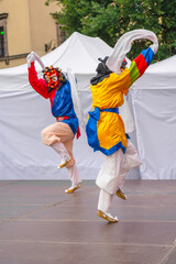 Teatr Wielka Maska z Korei Południowej „Talchum Together”  tradycyjny taniec z maskami z różnych regionów Korei  © smoku7979