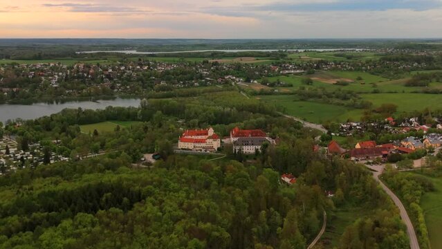 Schloss Seefeld ist ein Graflich Toerringsches Schloss in Seefeld in der Nahe des Pilsensee im Landkreis Starnberg von Bayern Luftaufnahme. Castle Schloss Seefeld Oberbayern aerial view. 