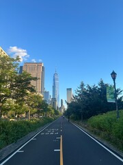 Fototapeta premium New York cycle path skyline 