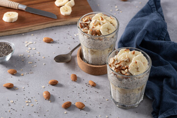 Overnight oats in glasses
