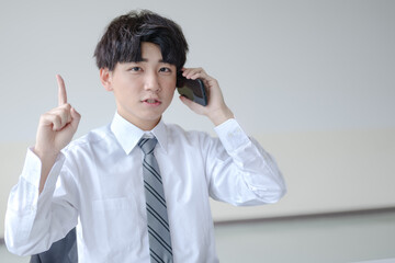 PRするビジネスマン