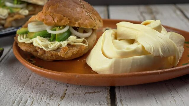 Traditional gastronomy from mexico, Cemitas poblanas