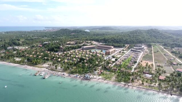 Praia dos Carneiros, cidade de Tamandar&eacute;, PE, Brasil. Linda praia do nordeste brasileiro (Carneiros Beach of Tamandare city, PE, Brazil. Beautiful northeast brazilian beach of Pernambuco coast) 