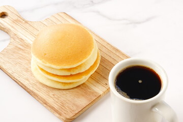 ふわふわの食感の美味しいパンケーキと、淹れたてのコーヒーで、コーヒーブレイク
