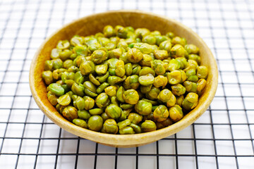 Greennut roasted salted, green peas