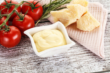 Cheese sauce in the bowl