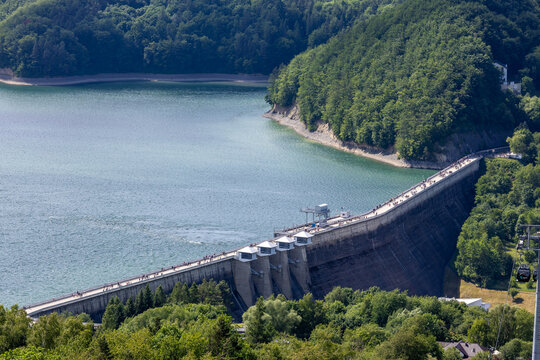  Solina i Jezioro Solińskie to jedne z najciekawszych miejsc w Polsce na mapie wojew&oacute;dztwa podkarpackiego