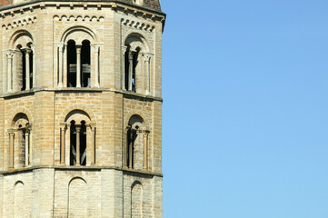 Church of Saint-Marcel in Cluny. Architecture.