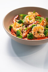 Udon with shrimp, red pepper and broccoli.
