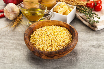 Dry raw wheat pasta - ptitim