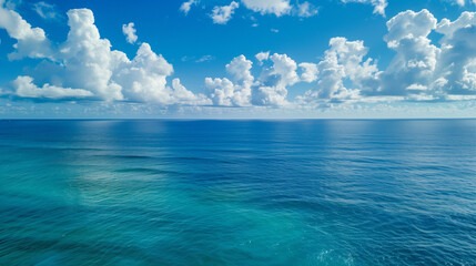 Obraz premium The view of the ocean where the horizon meets the sky, creating an extraordinary scene that takes your breath away.