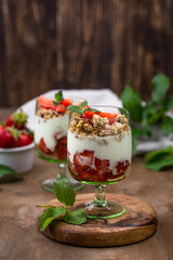 Dessert with strawberry, yogurt and granola
