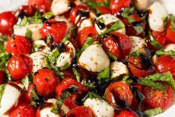 Healthy Tomato Basil Caprese Salad