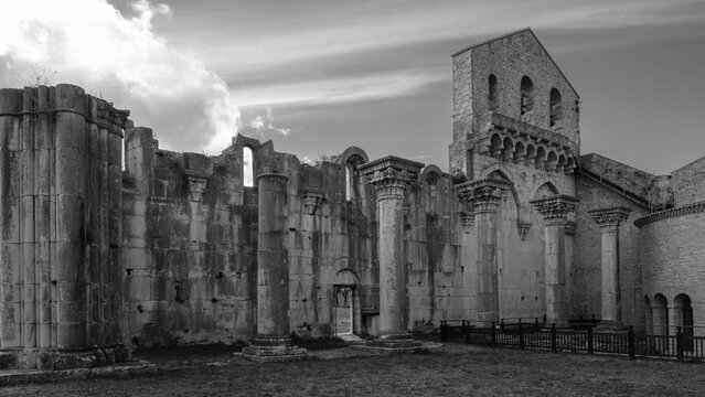Scavi Archeologici, Venosa, Basilicata, Italy