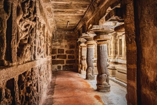 Thiru Parameswara Vinnagaram or Vaikunta Perumal Temple is a temple dedicated to Vishnu, located in Kanchipuram in the South Indian state of Tamil Nadu - One of the best archeological sites in India	