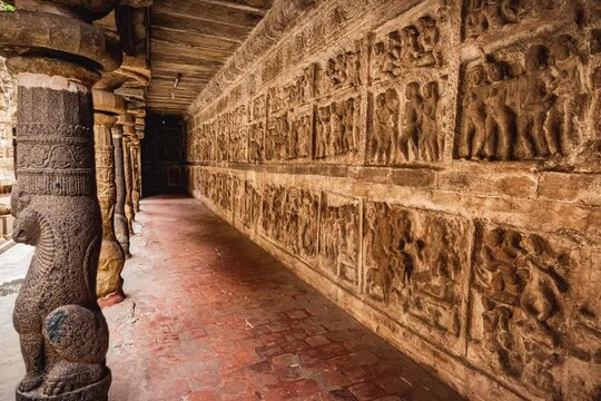 Thiru Parameswara Vinnagaram or Vaikunta Perumal Temple is a temple dedicated to Vishnu, located in Kanchipuram in the South Indian state of Tamil Nadu - One of the best archeological sites in India	