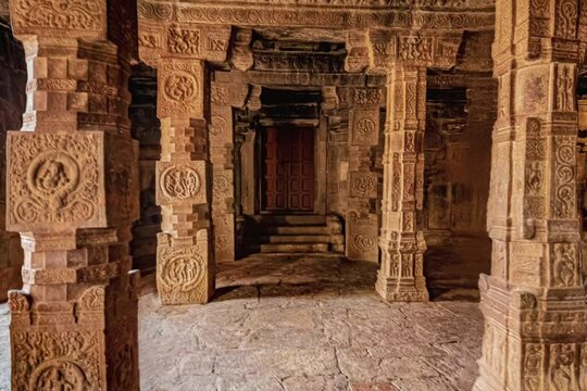 Shri Airavatesvara Temple is a Hindu temple located in Dharasuram, Kumbakonam, Tamil Nadu. It was built by Chola emperor Rajaraja-2. The temple dedicated to Shiva. It is a UNESCO World Heritage Site.	