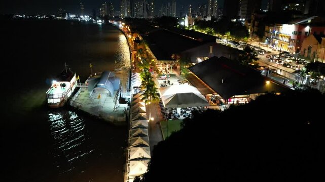 Esta&ccedil;&atilde;o Docas Eventos Noite Bel&eacute;m Par&aacute; Brasil Turismo Cultural Gastronomia Arquitetura Ilumina&ccedil;&atilde;o Noturna Orla Rio Guajar&aacute; Espa&ccedil;o Cultural M&uacute;sica Dan&ccedil;a Arte Festival Barcos Patrim&ocirc;nio Hist&oacute;rico
