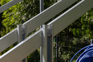  Konstrukcja naziemna instalacja fotowoltaiczna, odnawialne źródła energii, energia ze słońca, panele. © MR. Stanek