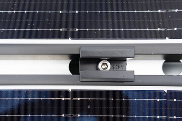 Konstrukcja naziemna instalacja fotowoltaiczna, odnawialne źródła energii, energia ze słońca, panele. © MR. Stanek