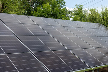  Konstrukcja naziemna instalacja fotowoltaiczna, odnawialne źródła energii, energia ze słońca, panele. © MR. Stanek