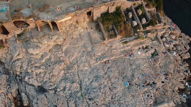 Sorrento, Regina Giovanna al tramonto. Mare, sole, estate e tanto relax visto dagli occhi di un drone DJI.
