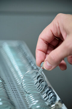 Round ophthalmologist lenses for eye testing