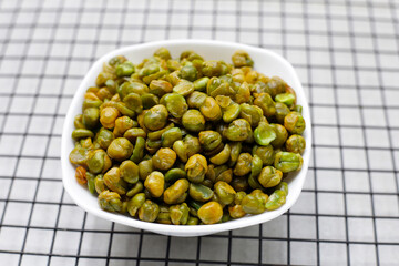 Greennut roasted salted, green peas