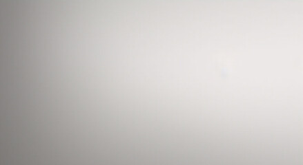 Fondo liso plateado brillante. Textura azul claro met&aacute;lica suave. Ilustraci&oacute;n abstracta de destellos y sombras.