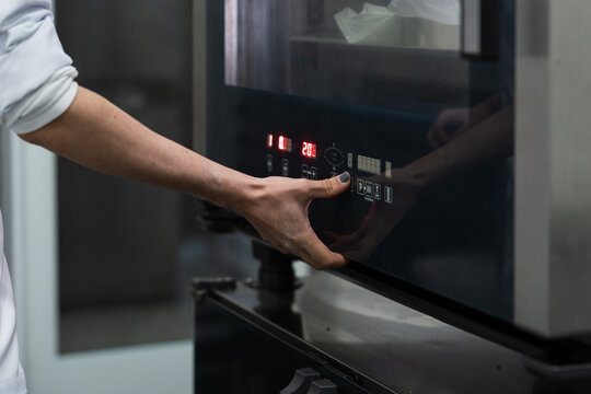 Microwave oven operation in home kitchen