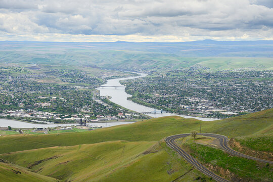 View across Lewiston Idaho and Clalrkston Washington from high viewpoint