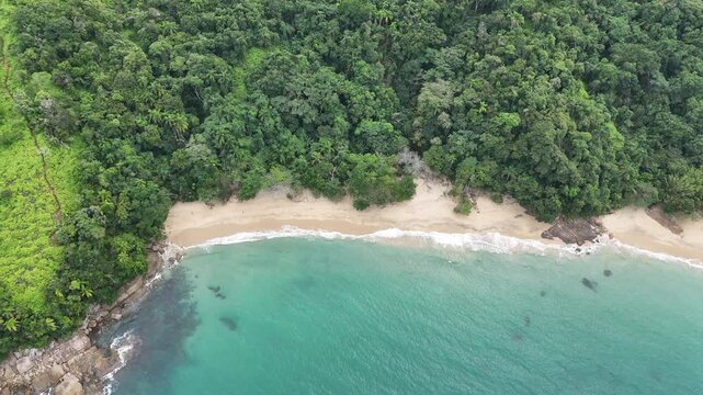 Praia do Cedro do Sul, Ubatuba. trilha das sete praias, S&atilde;o Paulo. Brasil