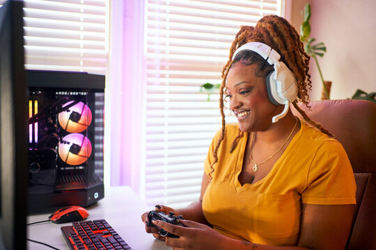 black woman gamer