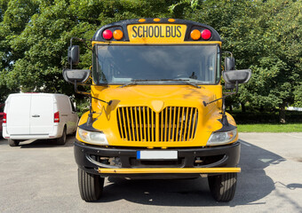 Obraz premium the front of a yellow school bus