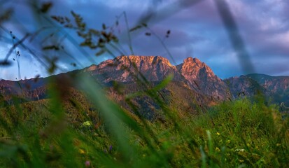 Giewont widziany z Zakopanego o zachodzie słońca © Michal45