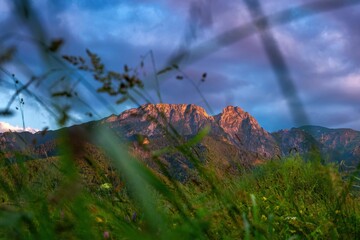 Giewont widziany z Zakopanego o zachodzie słońca © Michal45
