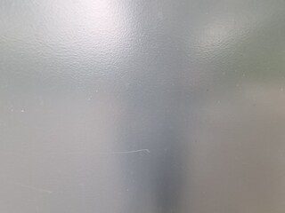 metallische Tür mit Lichtreflektionen, Beschaffenheit von Metall, Hintergrundbild