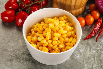 Sweet canned ripe corn grain
