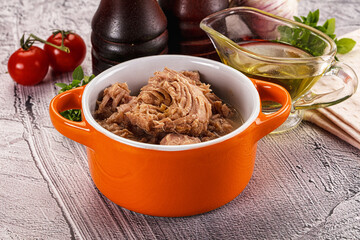 Canned tuna preserve for salad