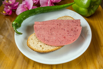 sandwich with tomato and cheese