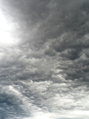 Obraz premium Brooding Sky: A Canvas of Storm Clouds