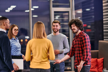 Obraz premium Multicultural Business Team Brainstorming During Coffee Break