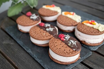 Cherry Mousse with cacao cookies