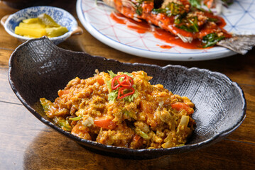 A plate with Thai food pad thai 태국음식 팟타이 푸드스타일링