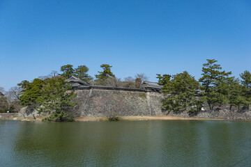 松江城を取り囲むように流れる京橋川
