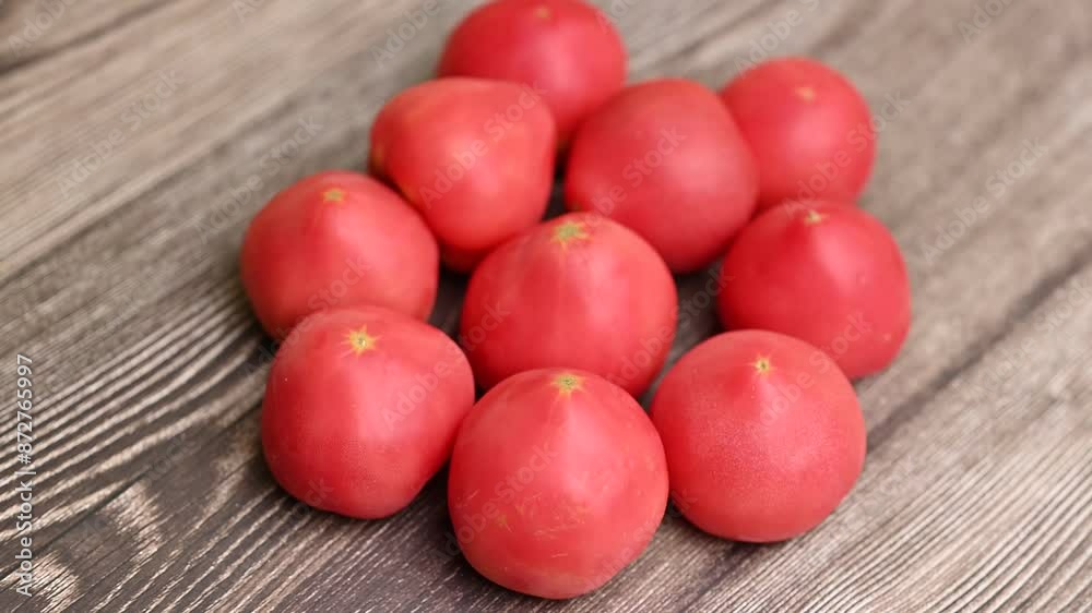 Poster tomatoes spinning